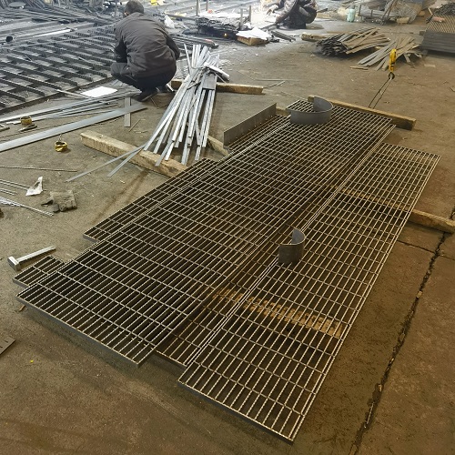 工業車間必備：鍍鋅格柵板與鋼格柵板