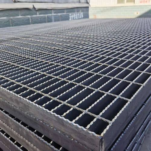 排水溝蓋板鋼格柵的詳細(xì)規(guī)格解析與應(yīng)用場(chǎng)景