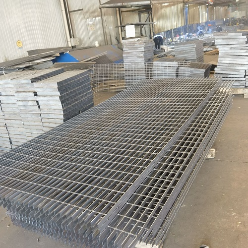 養(yǎng)殖用鋼格板踏步板優(yōu)勢和分類