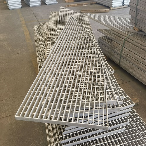 石化行業(yè)鋼格板防火方案：阻燃涂層如何選擇？