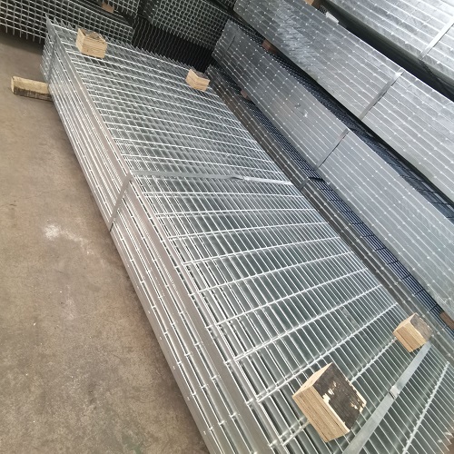 鋼格柵材質怎么挑？一文讀懂碳鋼、不銹鋼的優劣勢