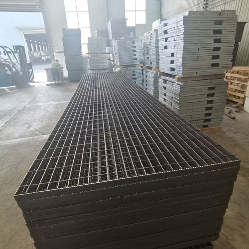 工業(yè)平臺(tái)鋼格柵方案：高承重與穩(wěn)定性的完美方案