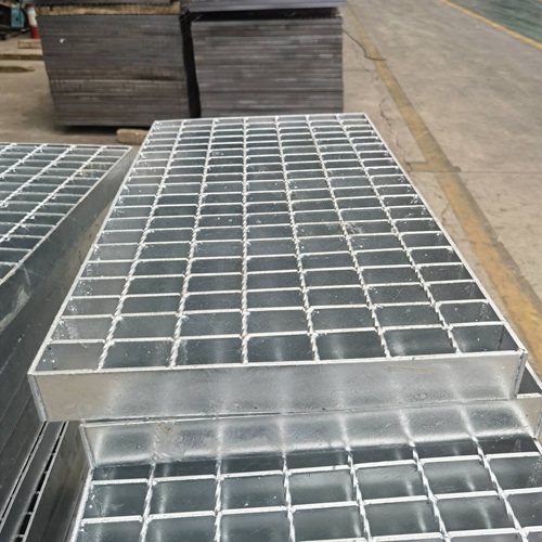 鋼格板在城市廣場中的創(chuàng)新應(yīng)用