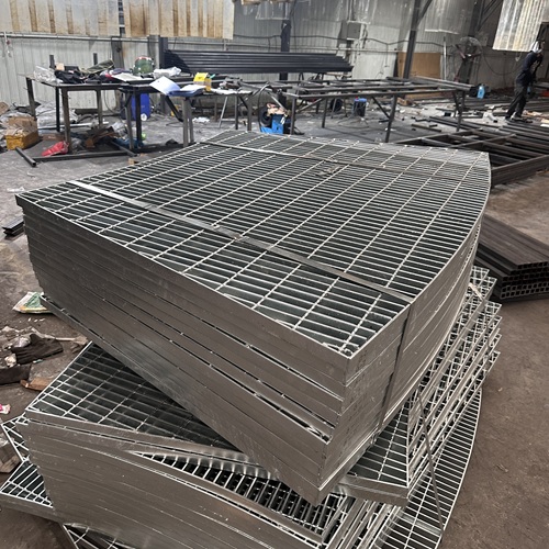 鋼格柵板默默無(wú)聞卻不可或缺的工程英雄